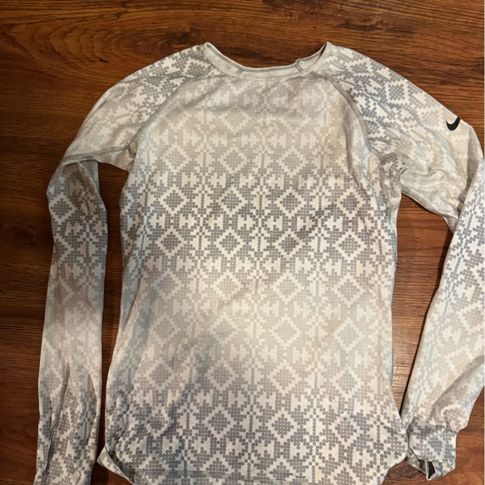 Nike Women's Long Sleeve Gray Geometric Tee